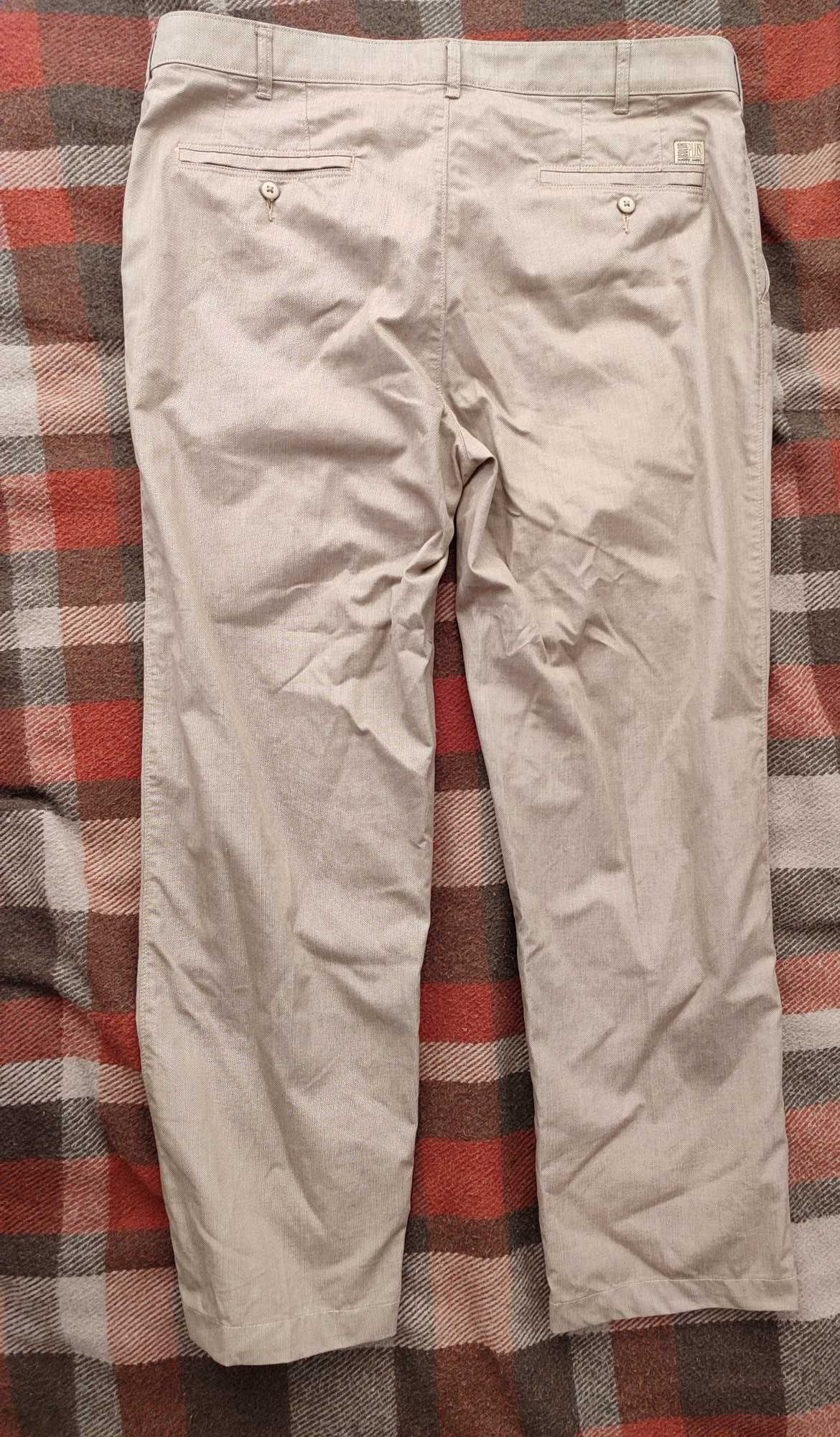 Два мъжки панталона L, с отстъпка за двата и доставка в София