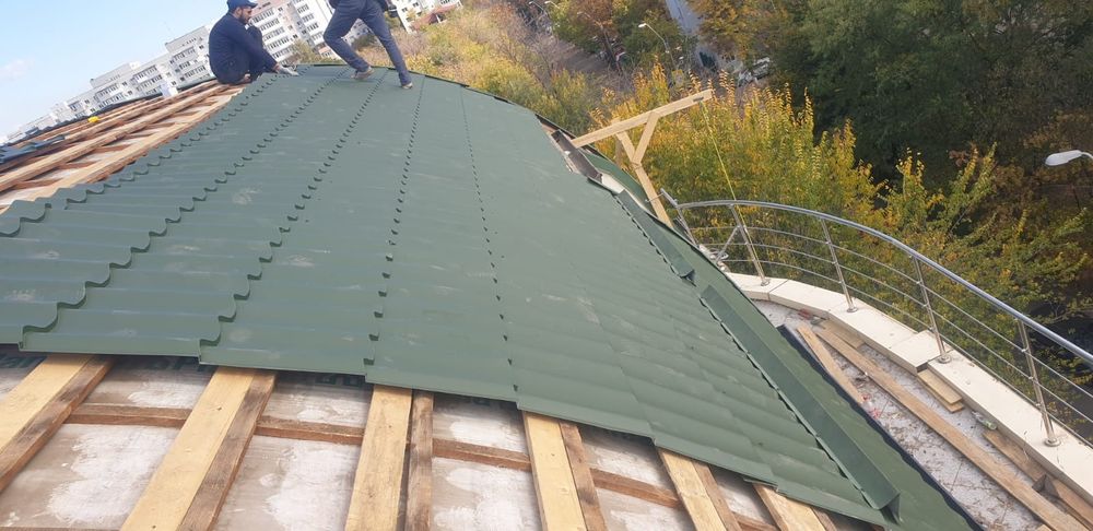 Executam acoperisuri si reparati de urgenta