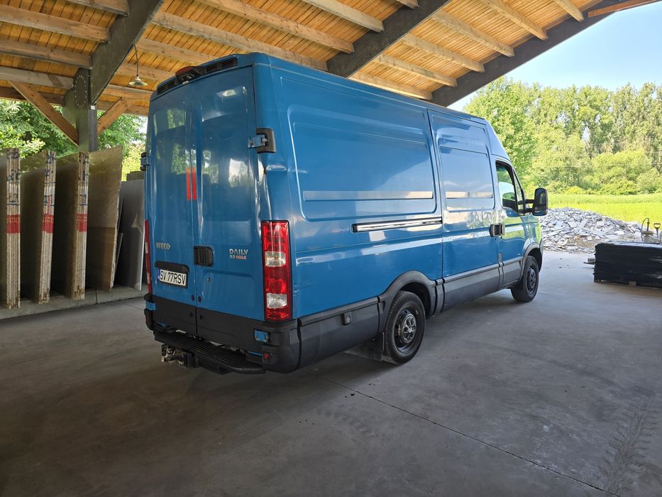 Vând iveco daily 35s18 motor 3000 cu 177 cai aer condiționat tahograf