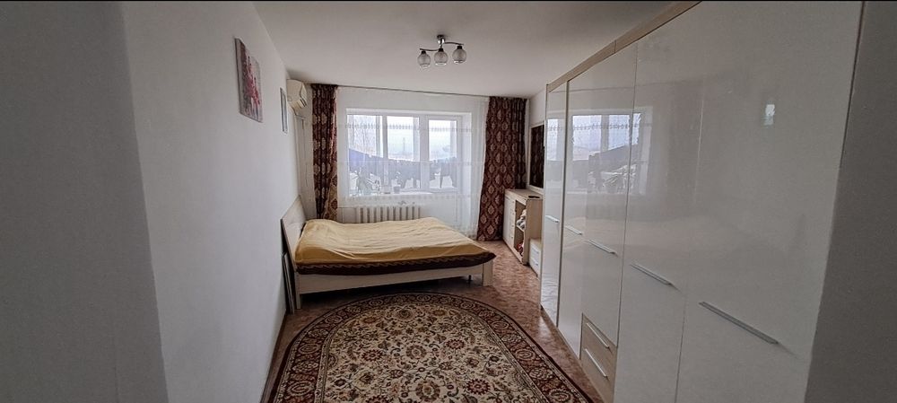Продается спальний гарнитур