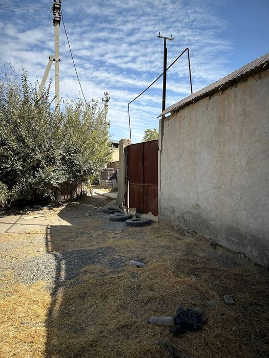 Barcha hujjatlari mavjud.