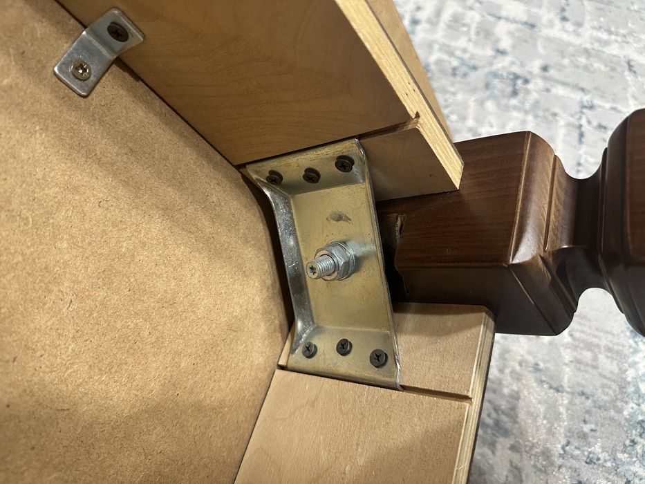 Стол гостевой дерево