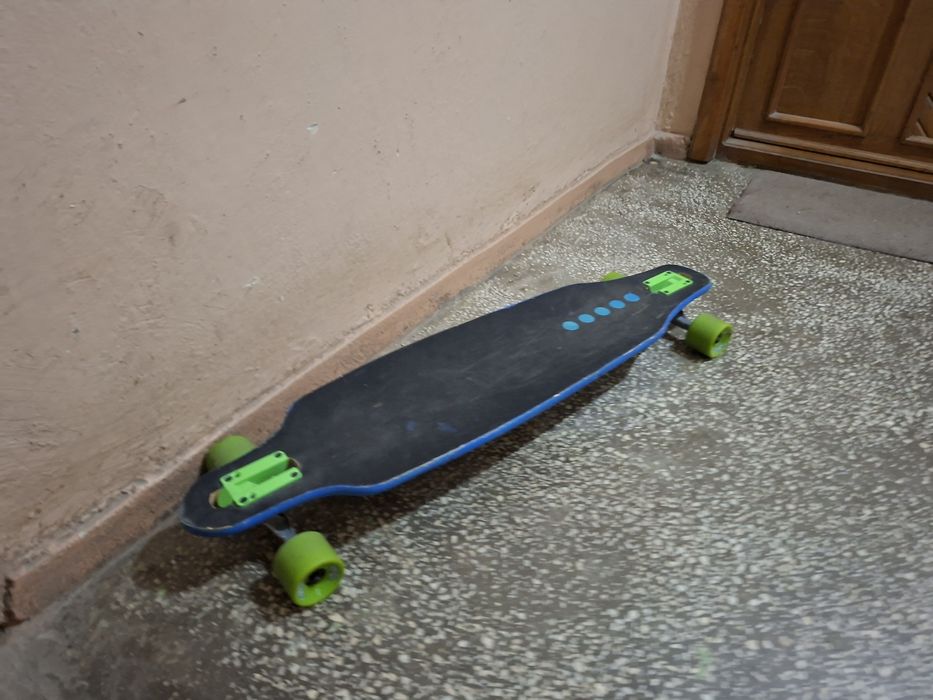 Longboard folosit de cateva ori