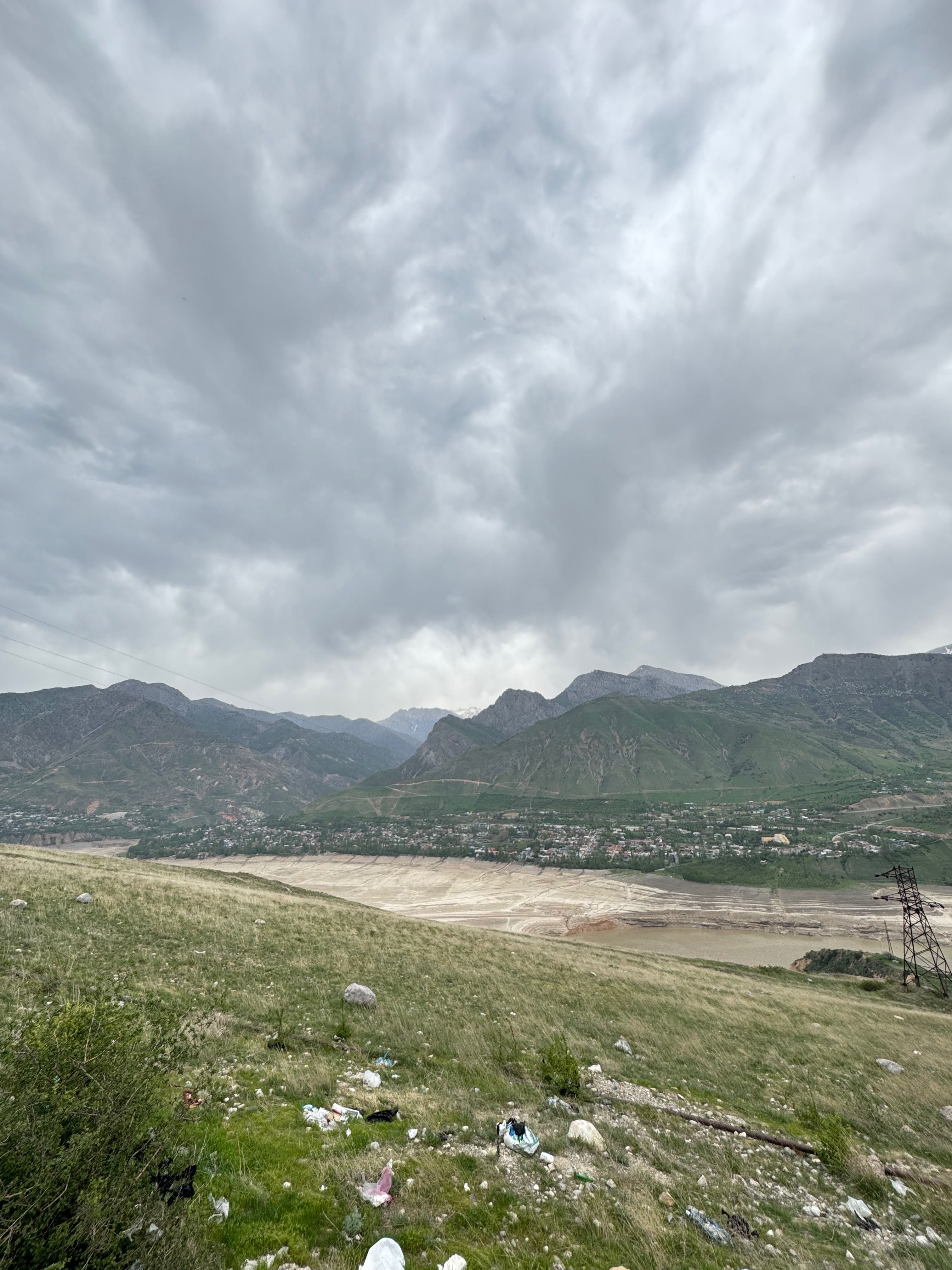 Поездка в горы, водопад, в Самарканд. Гид-водитель. Минивэн, кроссовер