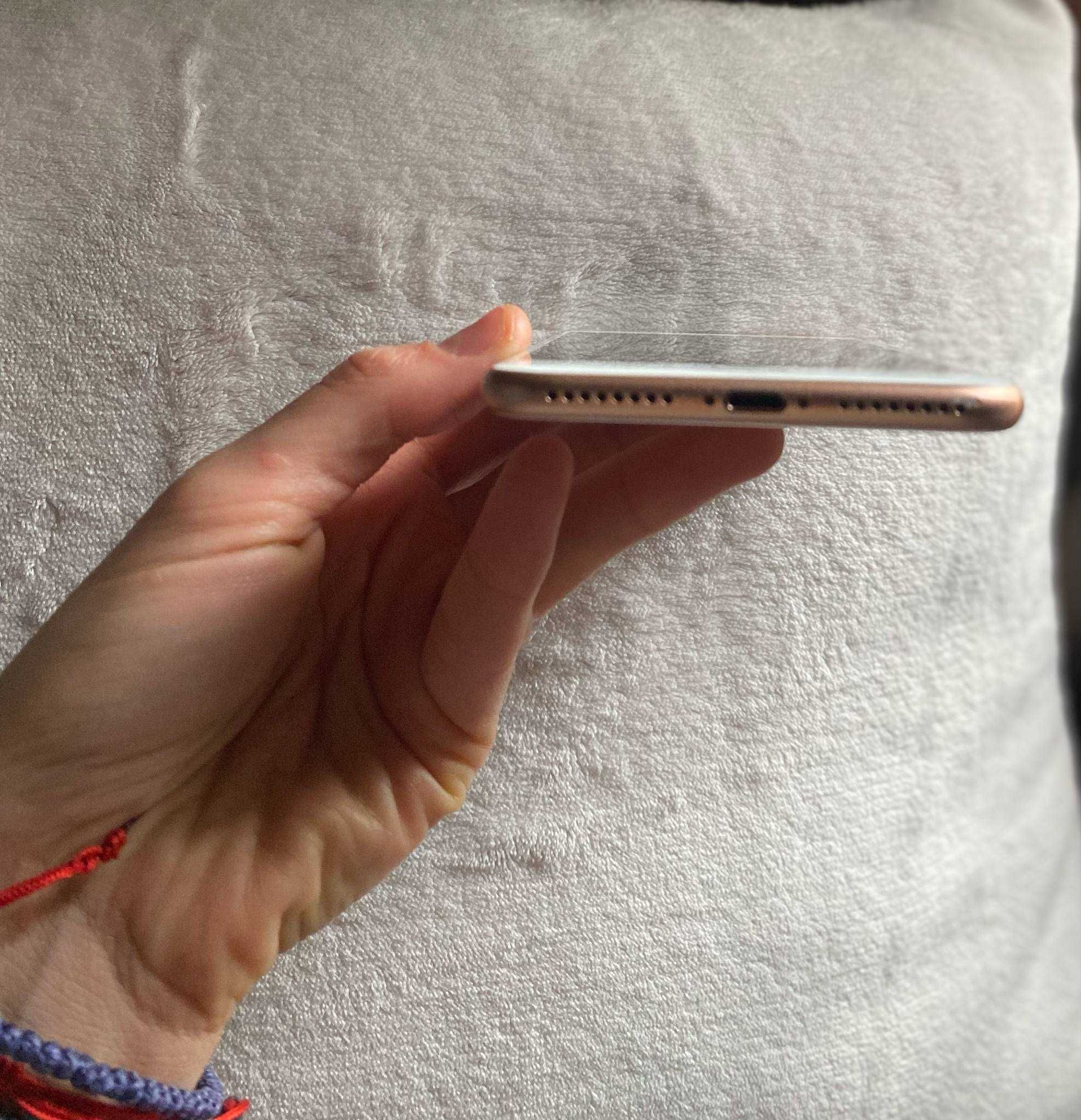 iPhone 8 Plus 128GB Rose Gold ПЕРФЕКТЕН