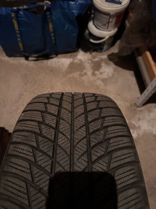 4 зимни гуми Bridgestone DriveGuard Winter 225/45 R17