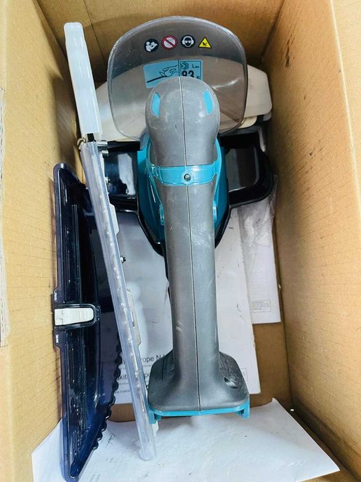 Foarfecă tuns iarba Makita DUM604ZX (18 V, fără baterie și încărcător)