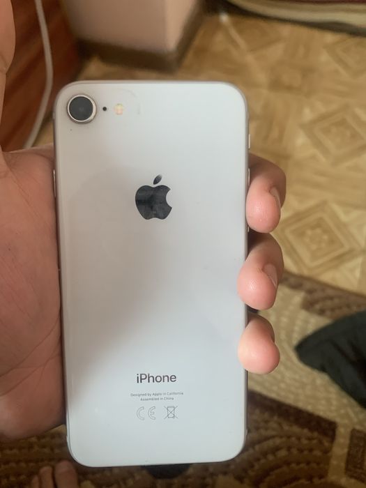 Apple 8 в хорошем состоянии