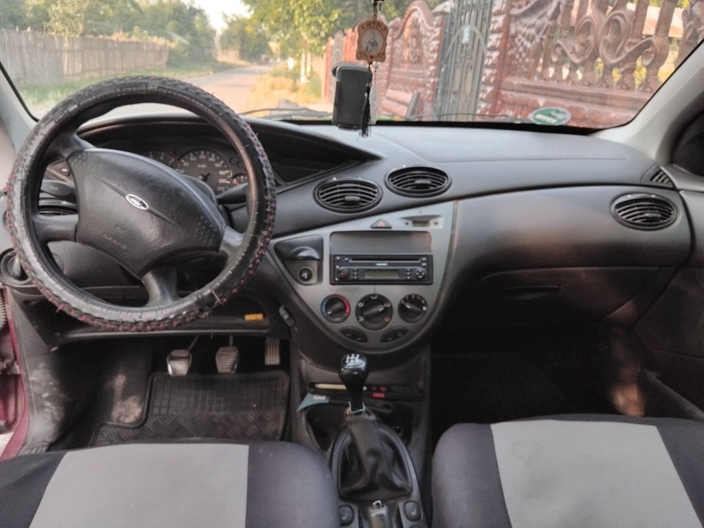 Vând Ford Focus 1 an 2002