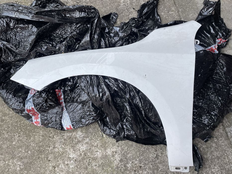 Преден ляв калник Volvo S60 V60 2010 - 2013