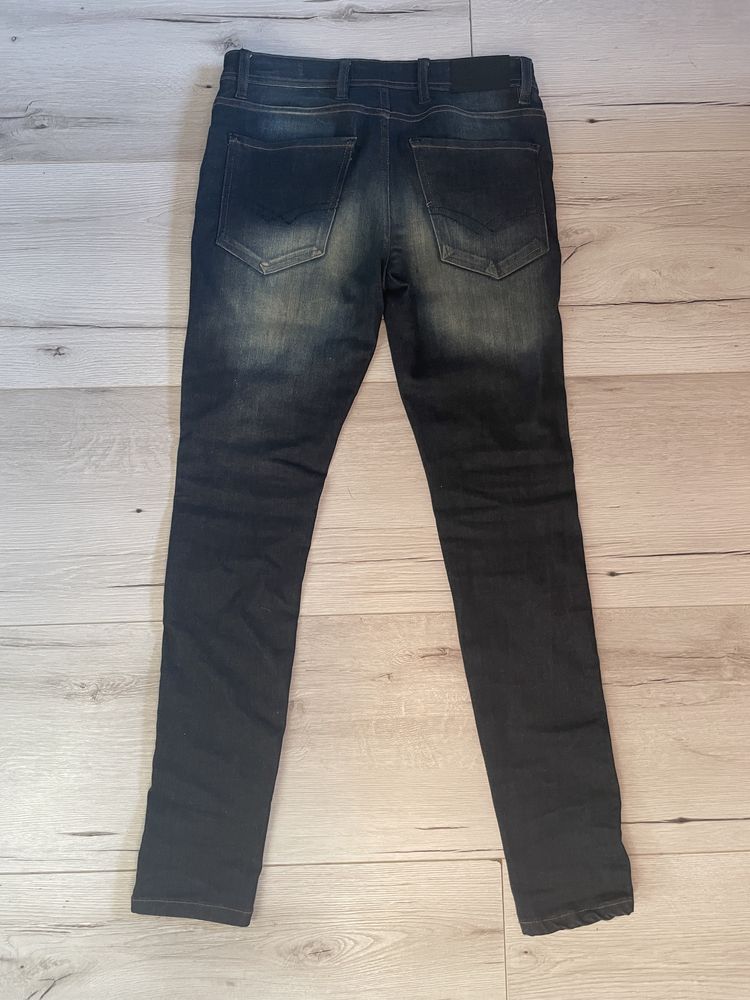 Blugi/Jeans bărbătești Gnious (nu Prada, nu Dsquared, nu Gucci)