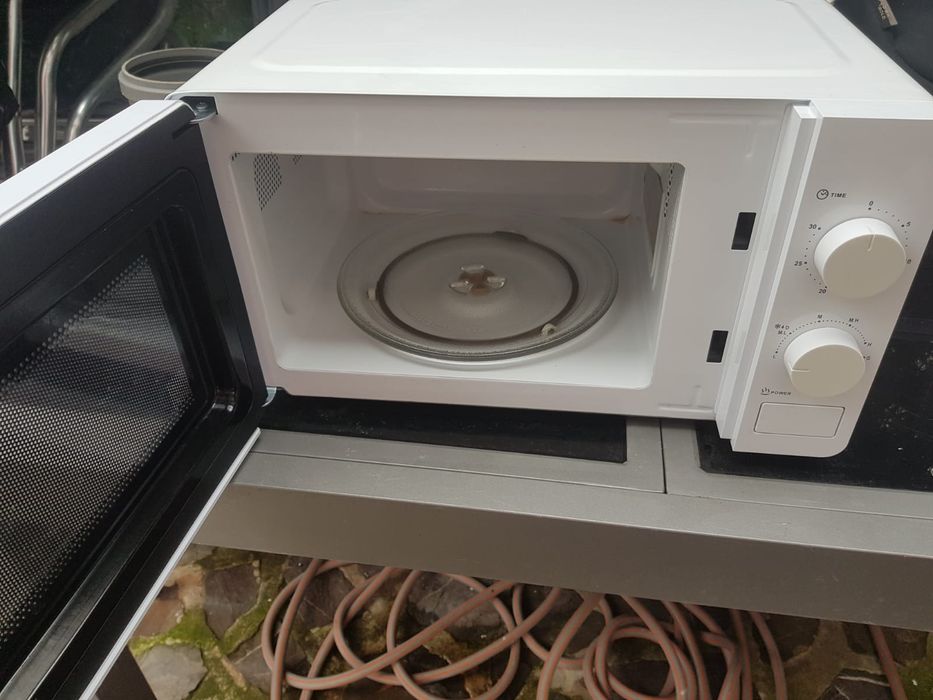 Vand cuptor cu microunde Clatronic