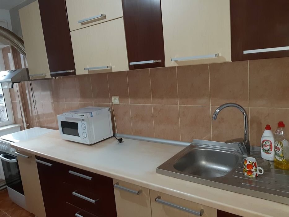 Vând apartament 3camere complet mobilat