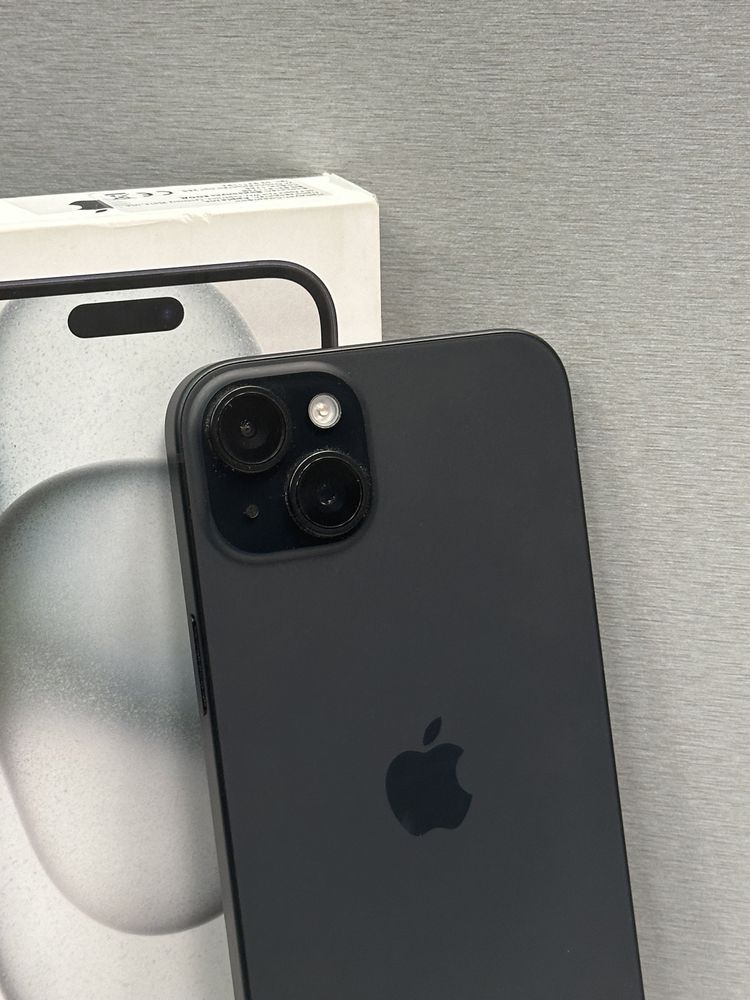 Продавам перфектен iPhone 15 PLUS