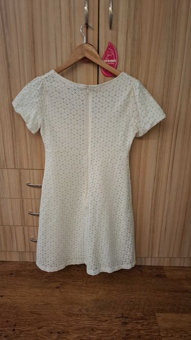 Дамска рокля разкроена HM