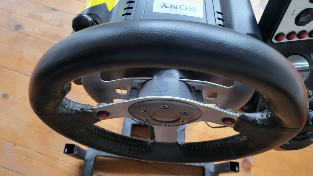 Геймърски волан Logitech g25 съвместим с playstation pc компютър