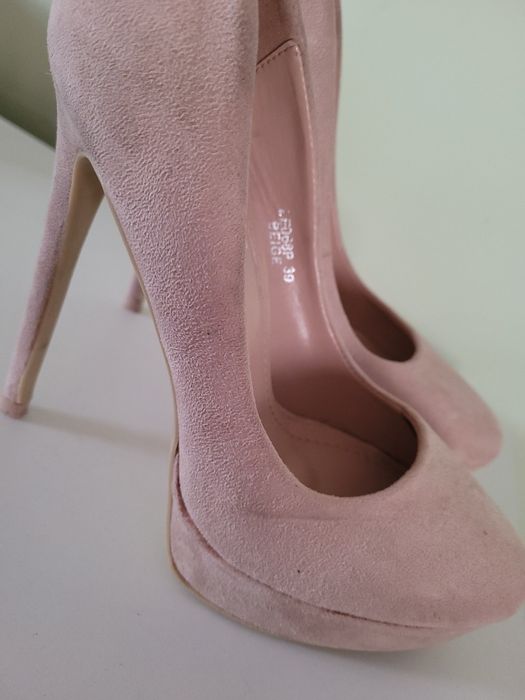 Дамски обувки на ток