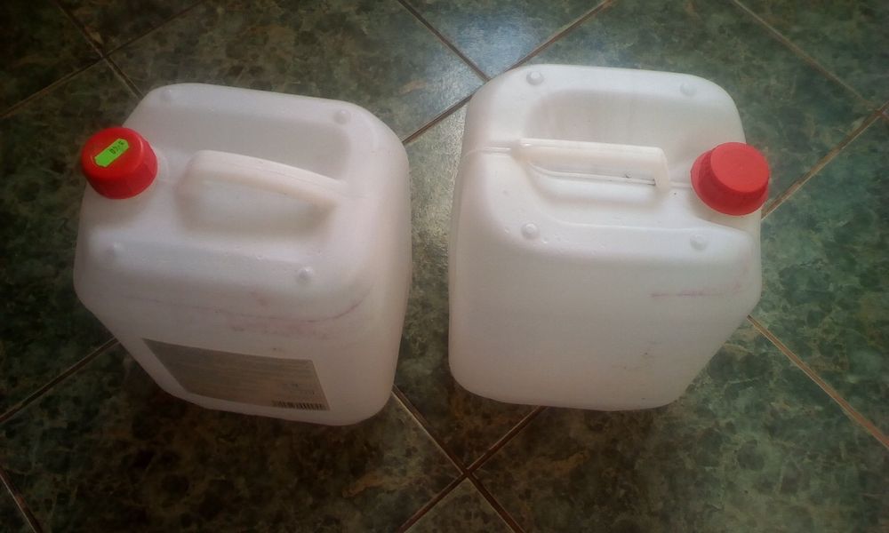 Bidoane  10.l. Curate pt.tr.lichide( 8  buc.)