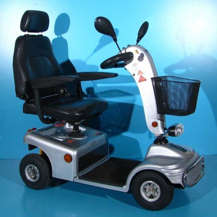 Scuter electric batrani/invalizi Shoprider