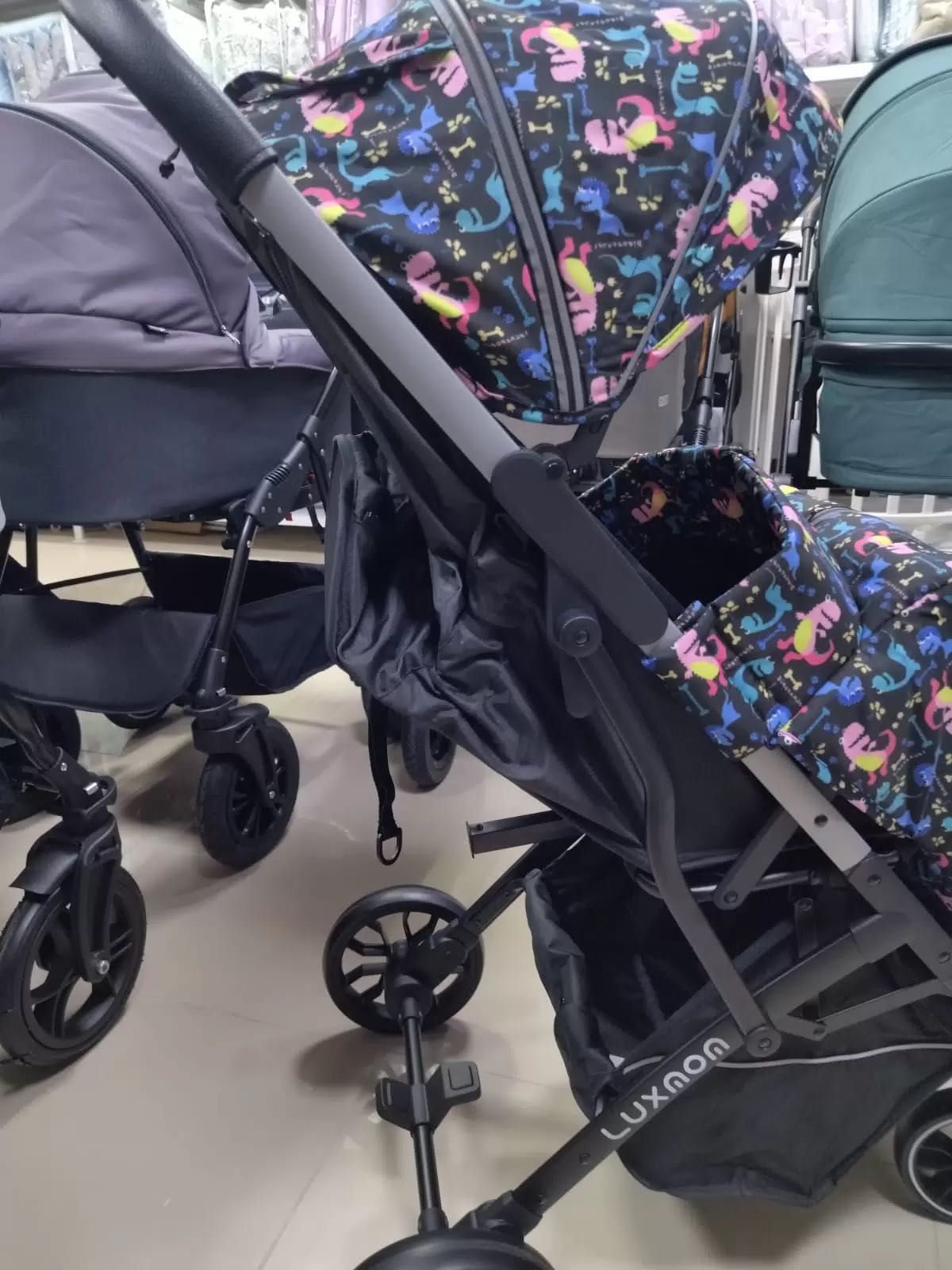 Коляска прогулочная Luxmom