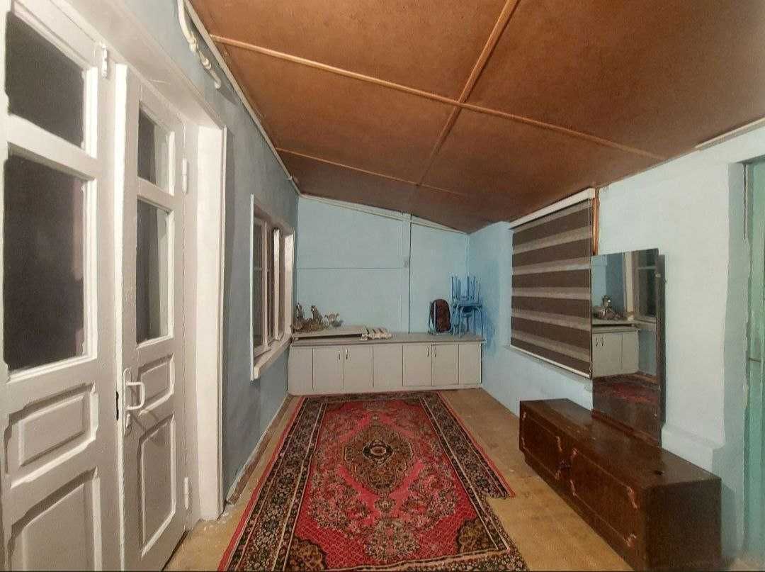 Боткина 3 хона ховли оилага ижара топ. 350 у.е.