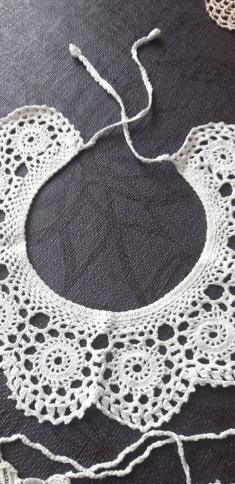 Плетени якички на една кука