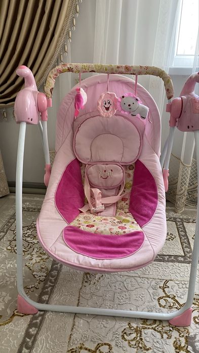 Детская люлька очень хорошим состояния сама качаеться музыкальная.