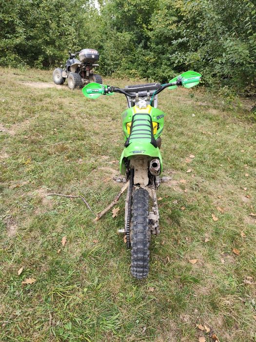 Vînd cross kavasaki de 65cc cu cilindru mărit la 82cc