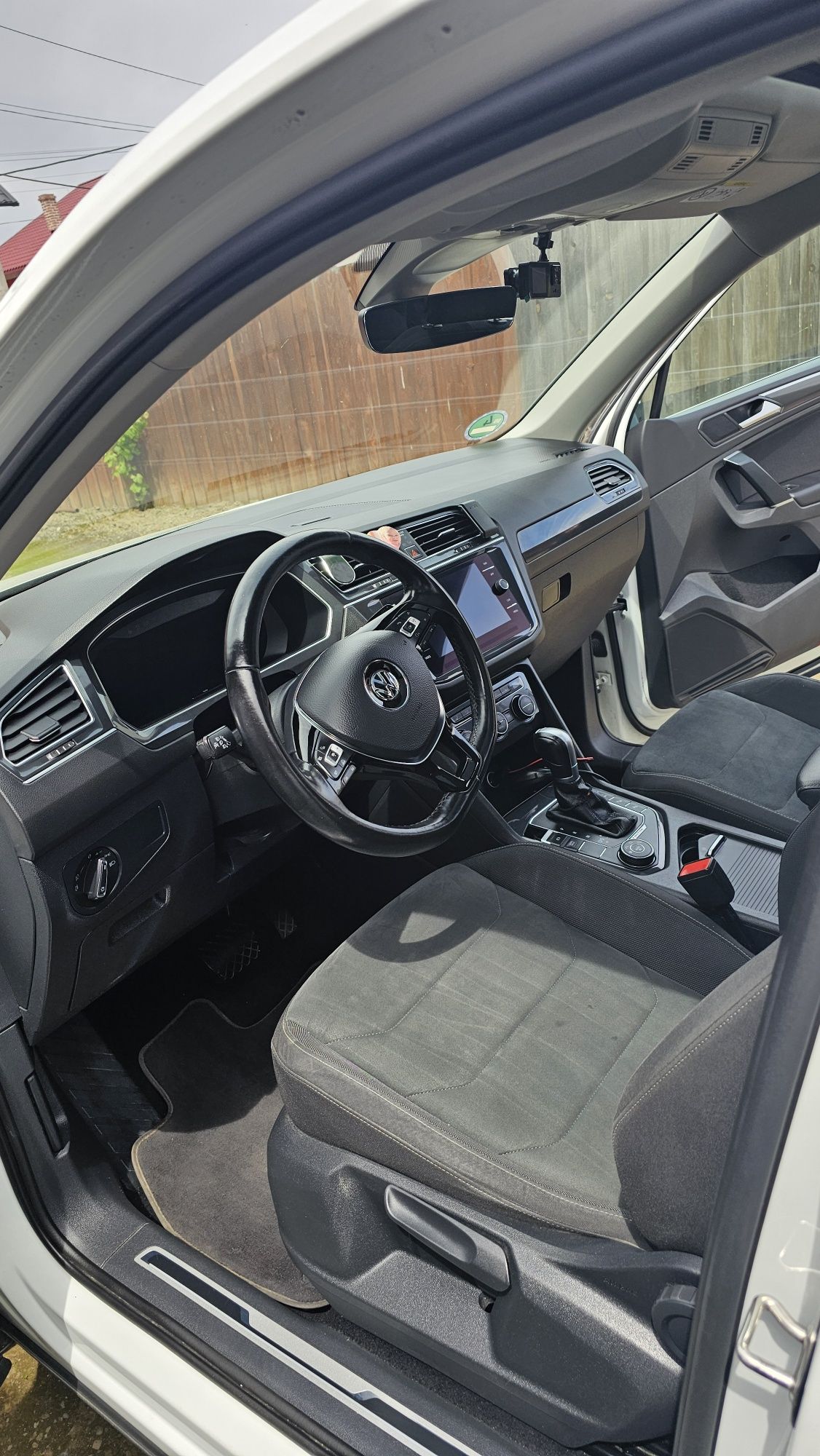 Vând Volkswagen Tiguan R line