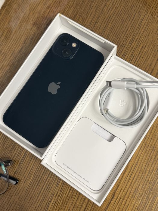 Продам Iphone 13