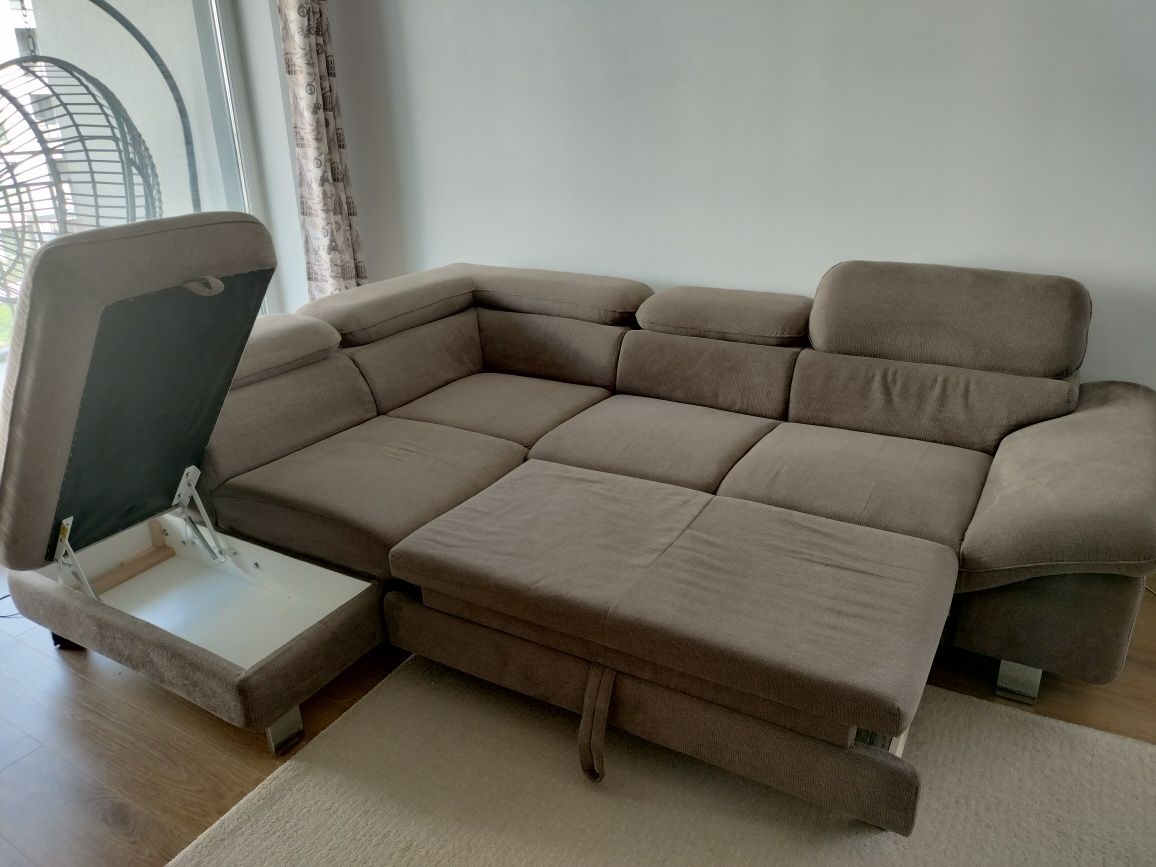 Colțar extensibil, cu tetiere rabatabile
