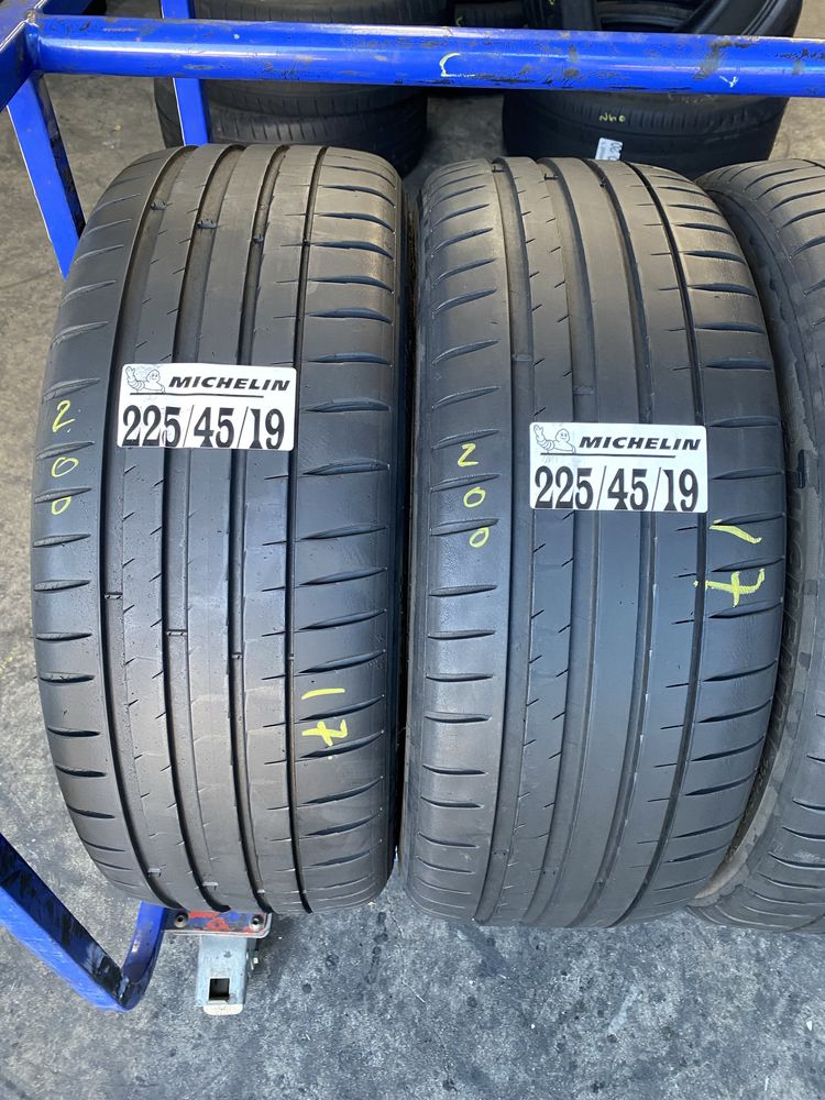 225/45/19 Michelin