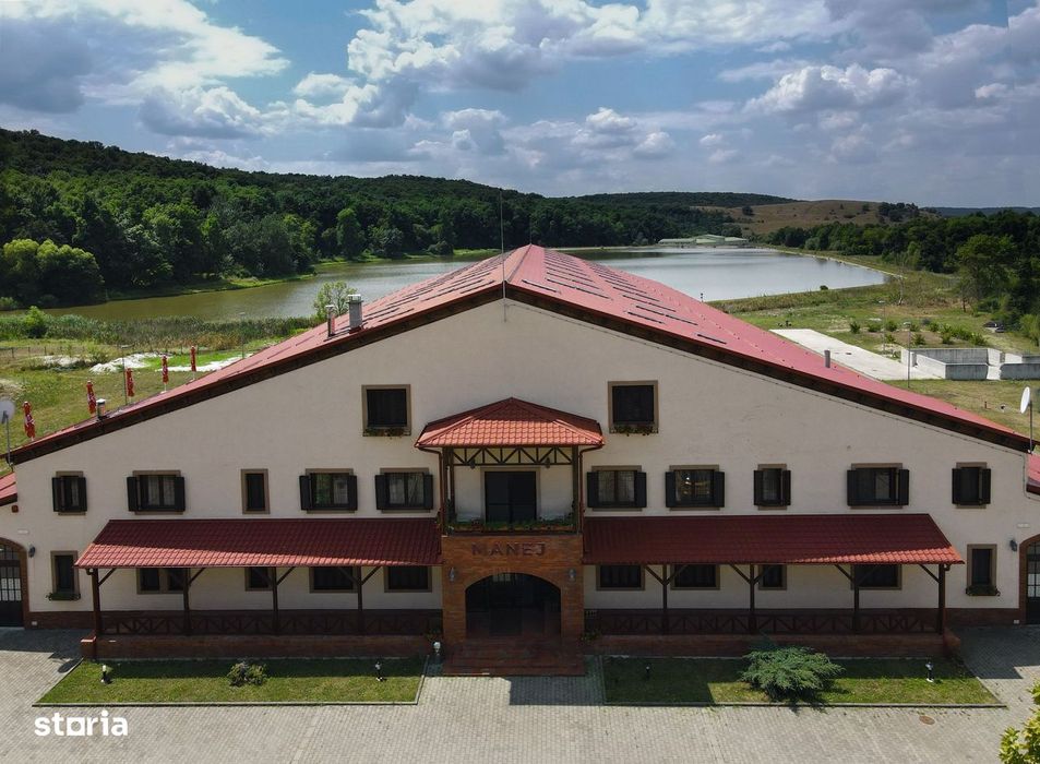 Destinație mixtă (restaurant, showroom, manej) – Herneacova