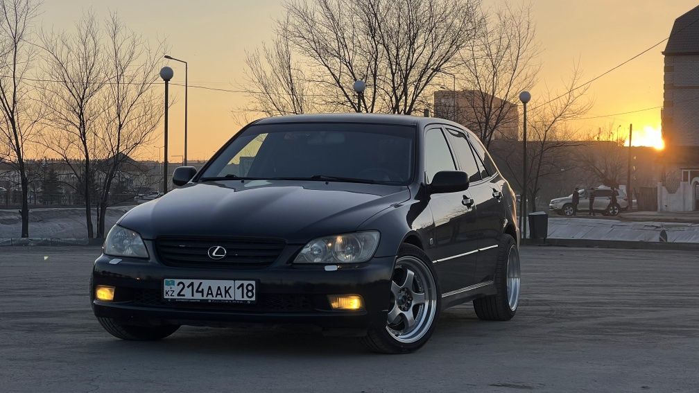 Обменяю Lexus is300 Sportcross, Toyota Altezza Gita