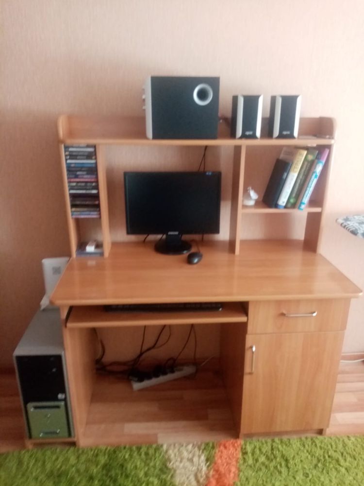 Продам компьютер и стол