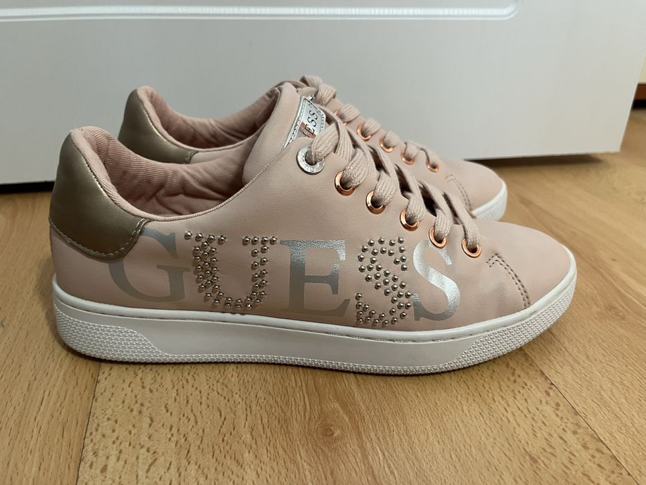 Обувки за момиче Guess