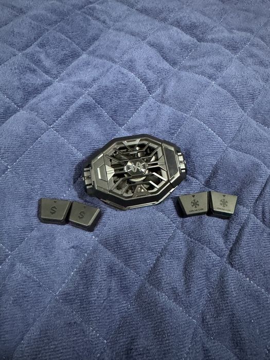 Seturi accesorii gaming pentru telefon – coolere, keycaps, suporturi