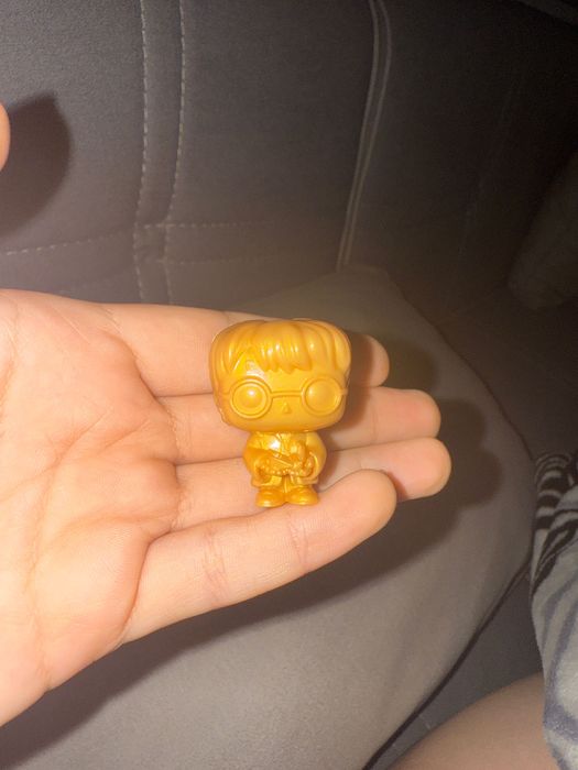 Золотой Гарри поттер из киндер