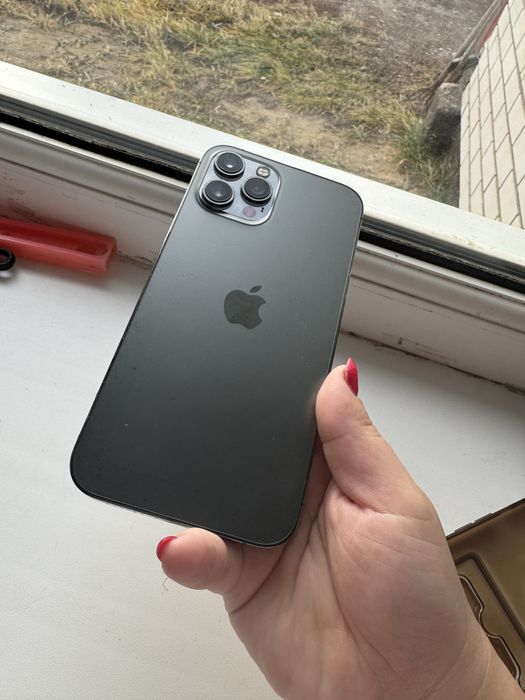 Продам IPhone 12 Pro max