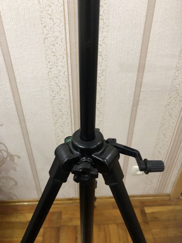 Штатив Sony VCT-R640 Tripod