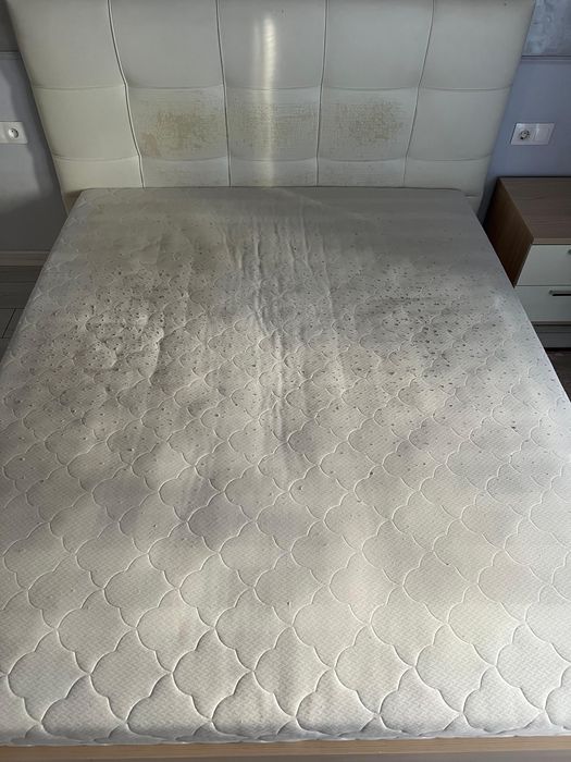 Продам кровать без матраса