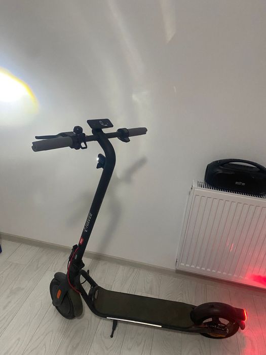 Vând trotinetă electrică NAVEE V40i
