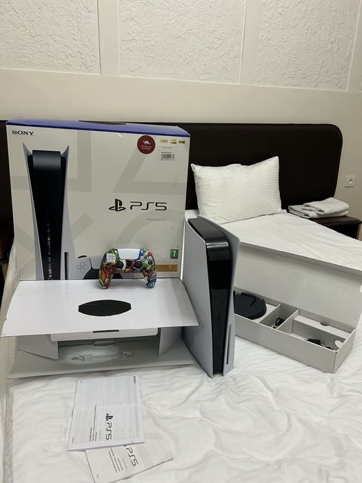 Plastation 5 почти новый