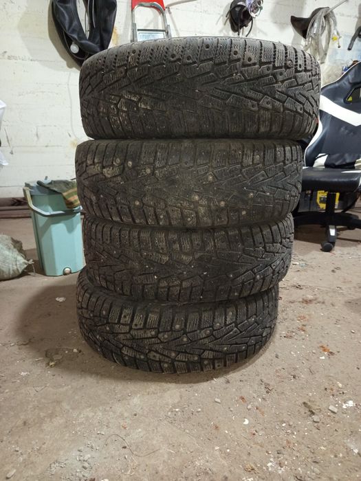 Продам зимнюю резину ,состояние пойдет