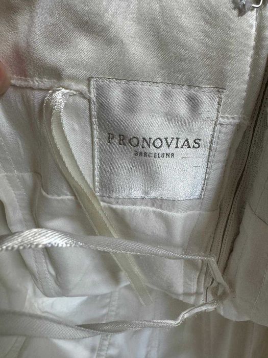 Rochie deosebita de mireasa Pronovias, ivory