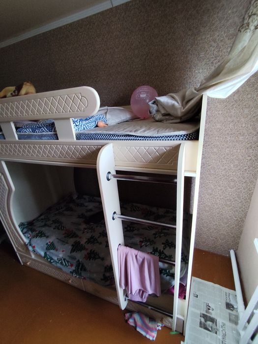 Двухуровневый кровать