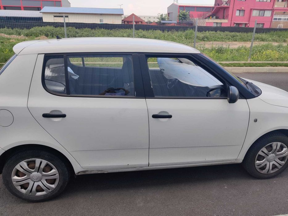 Vand Skoda Fabia 2013, 1.2, benzina, 207000 km 3600 euro