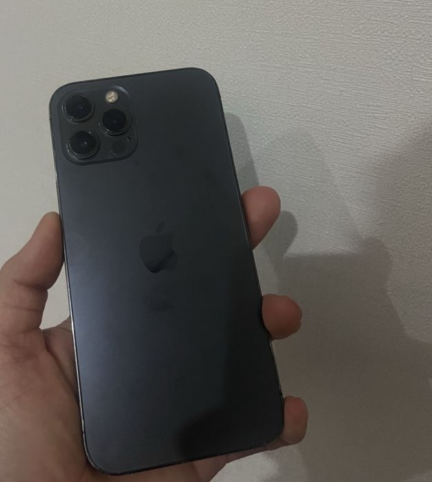 Продам Айфон 12 про макс 256 гб