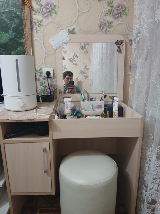 Продам будуарный столик