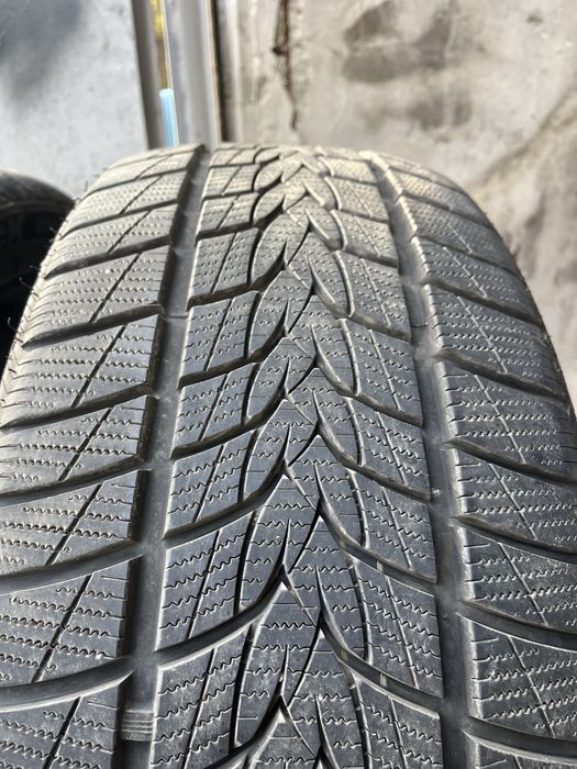 2 бр. Зимни гуми MINERVA 245/45/20